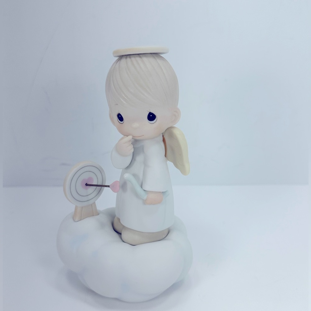 Vintage 1985 Precious Moments “Sending My Love” Porcelain Figurine